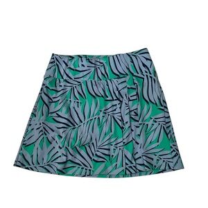 Tommy Bahama Green and Gray  Leaf Tropical Print Mini Skort  Small
